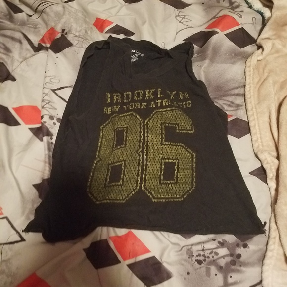 Clothes - Picture 8 of 8